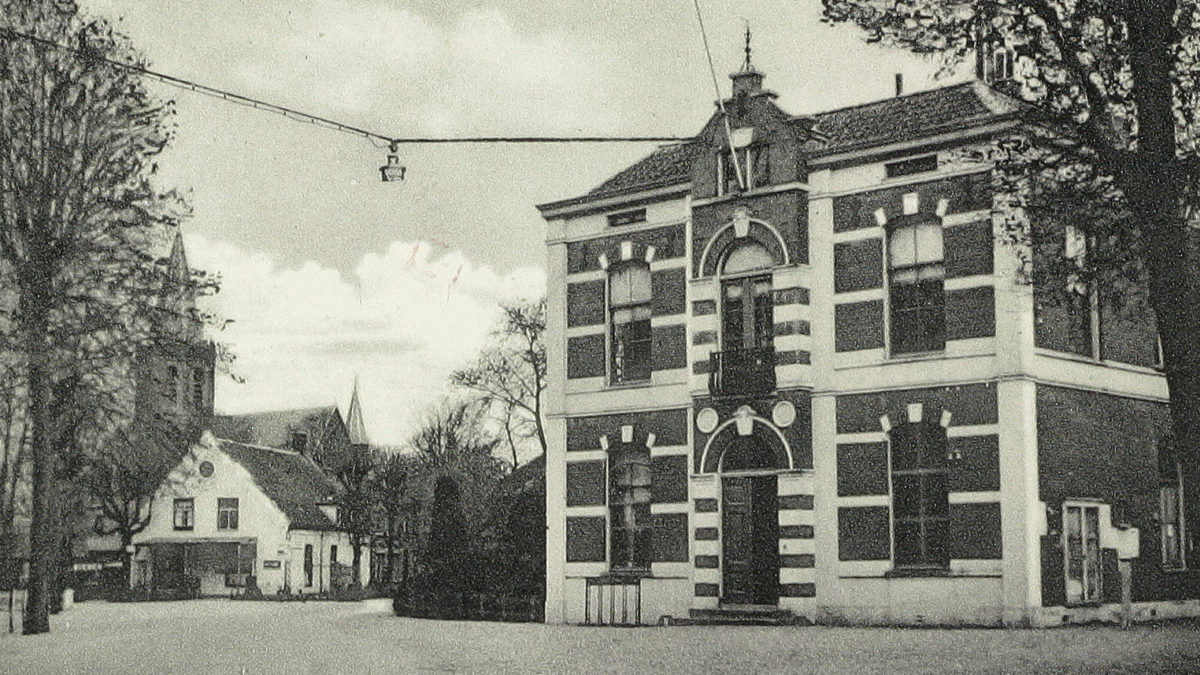 Het eerste gemeentehuis van Houten